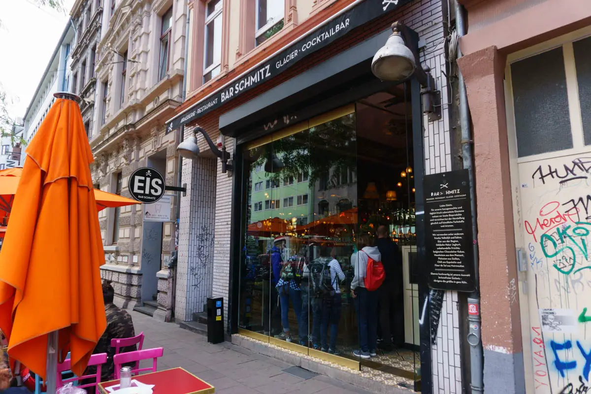 Eisdiele-Bar-Schmitz-Koeln Die Eisdiele und Bar Schmitz in Köln