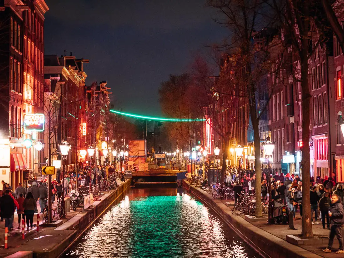 Grachtenfahrt Amsterdam am Abend
