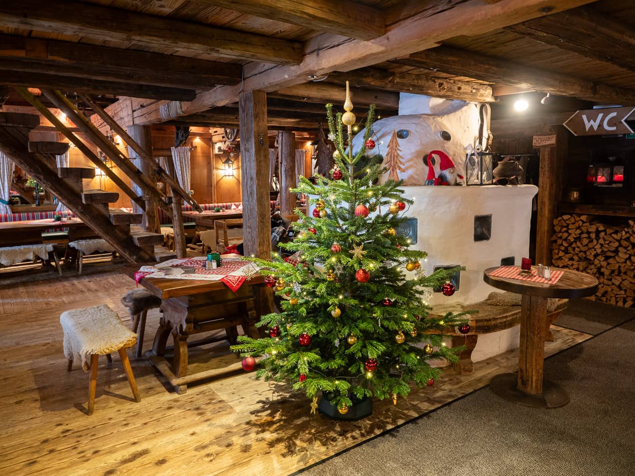 stallenalm-skigebiet-steinplatte Weihnachtsbaum in der Stallenalm im Skigebiet Steinplatte-Winklmoosalm